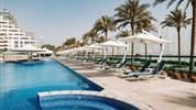 Hilton Dubai Palm Jumeirah - EXTERIÉR - Pohled na bazén