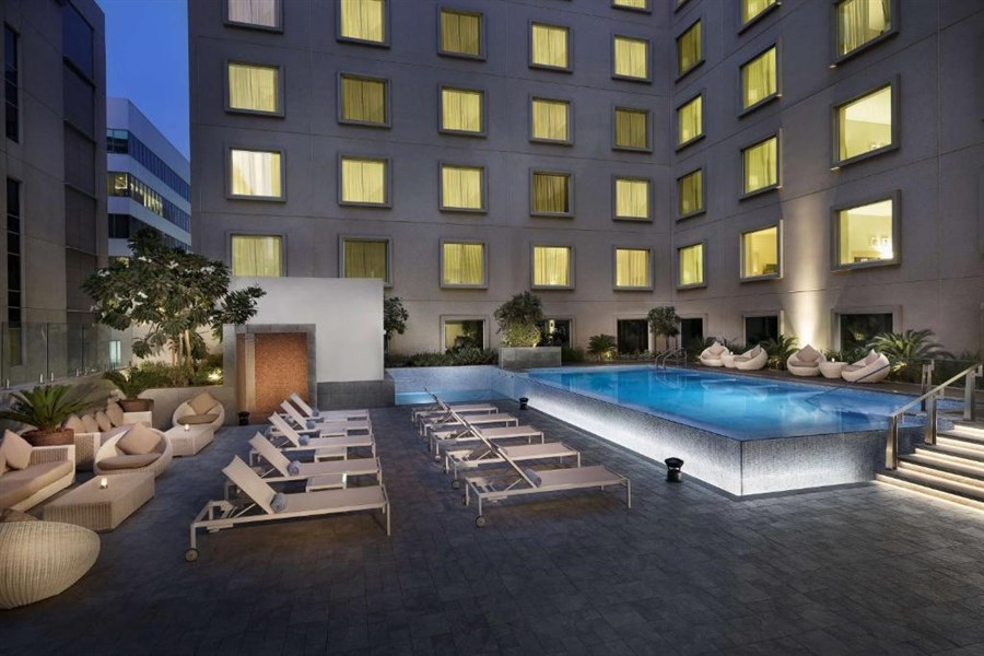 Hilton Garden Inn Dubai (Mall Avenue) - (Exteriér) - Bazén