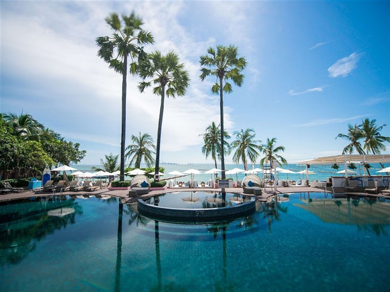 Pullman Pattaya Hotel G - Bazén