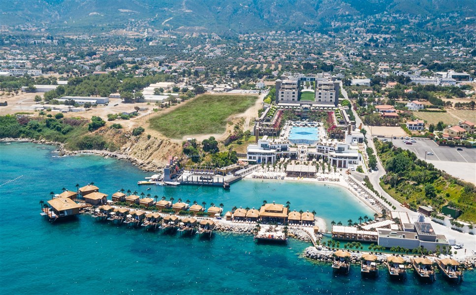 Cratos Premium Hotel & Casino & SPA