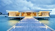 Riu Atoll - EXTERIÉR - Pohled na vstupní molo s recepcí