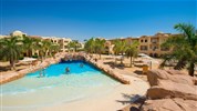 Stella Di Mare Gardens Resort & Spa - Bazén a budovy hotelu