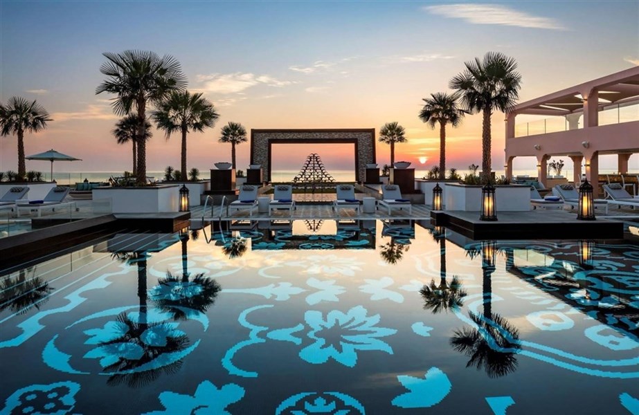 Fairmont Fujairah Beach Resort - EXTERIÉR - Pohled na bazén