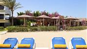 Sunrise Holidays Resort - Lehátka na pláži