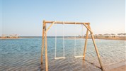Long Beach Resort - Houpačka v moři