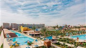 Sunrise Alora Aqua Park Resort - Bazény a pohled na areál hotelu